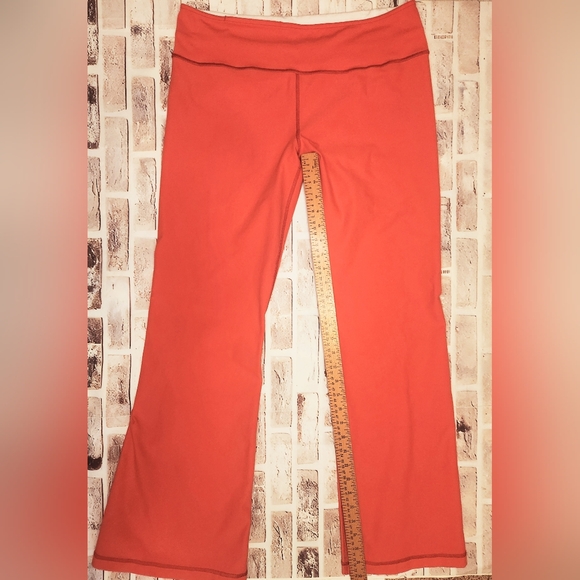 Lululemon Flare Leg Midrise Orange Leggings Size 12  (B4) - Picture 5 of 10